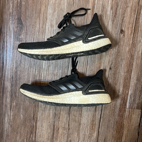 Adidas Ultraboost - Picture 3 of 6